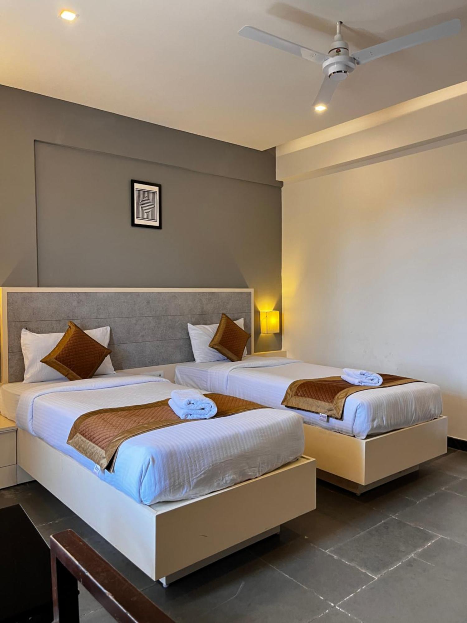 Hotel Dwarawata Dharwad Luaran gambar