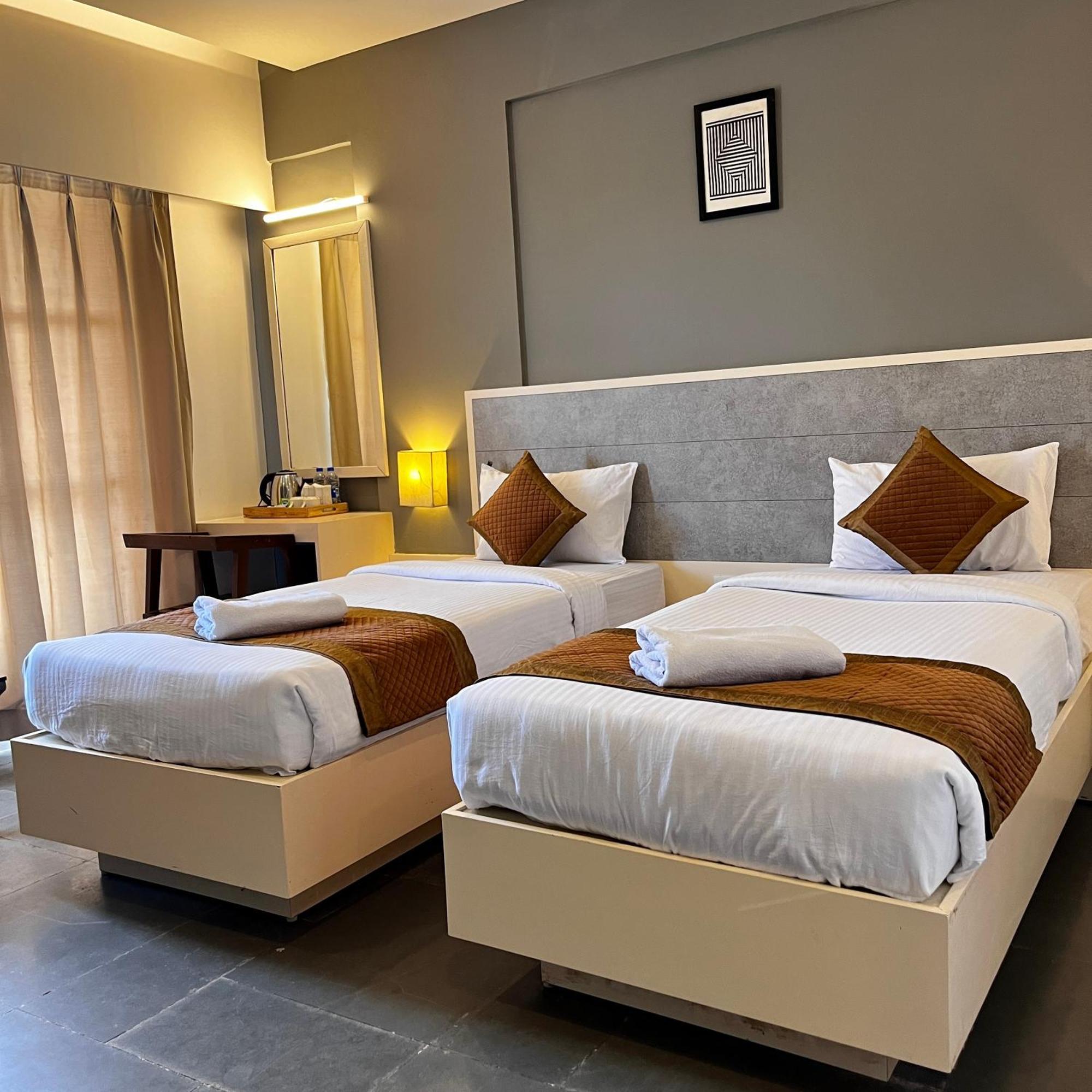 Hotel Dwarawata Dharwad Luaran gambar